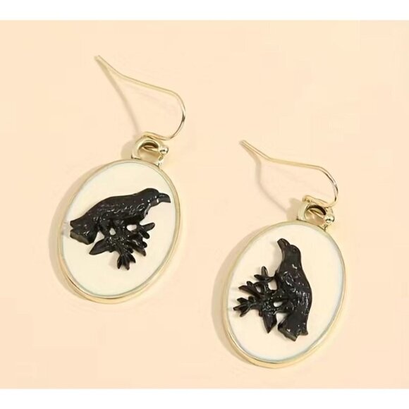 Halloween 3D, Dimensional Crow Dangle Earrings Retro Style - Picture 1 of 5